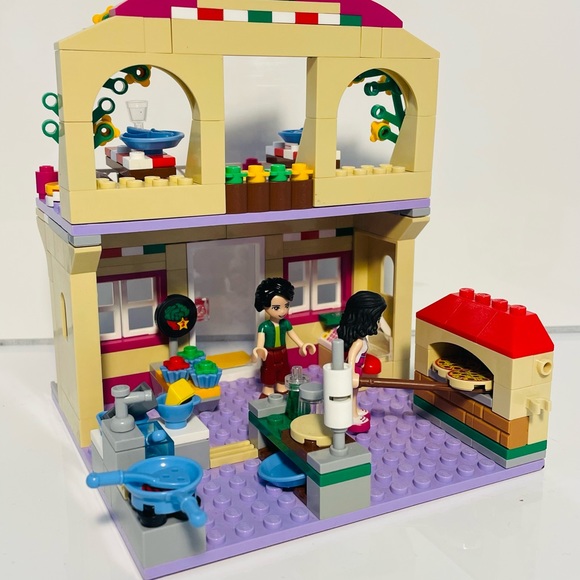 Lego Friends: Heartlake Pizzeria - Picture 3 of 4